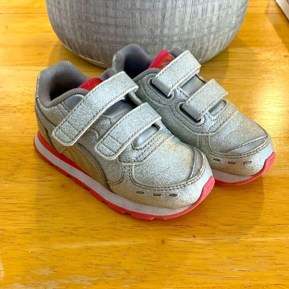 PUMA Girls' Vista Glitz Hook and Loop Sneaker, Silver-Calypso Coral White - Picture 2 of 7